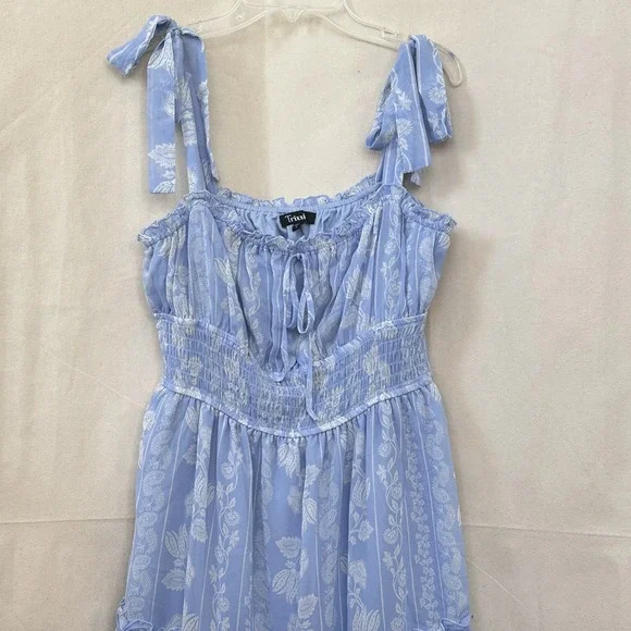 Trixxi Milkmaid Tiered Maxi Dress L Blue Floral Tie Strap Smocked Ruffle Peasant - Picture 11 of 13